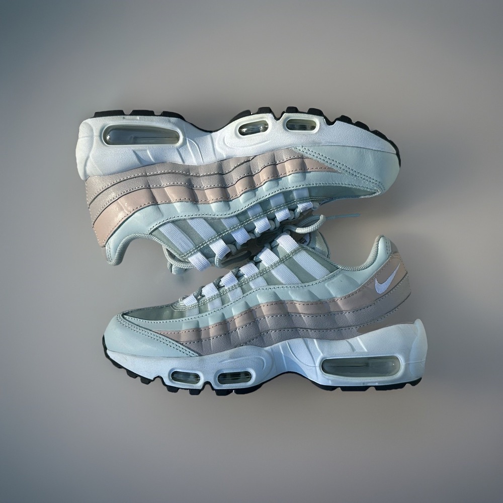 Nike Air Max 95 SE Women's‎ Shoes 307960-018 Size 6 Pastel Beige Green